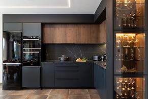 Villa Betelgeuse Supernova