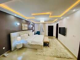 Shortlethomes- Renee's Luxury Apartments