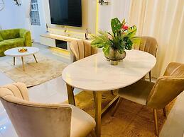 Shortlethomes- Renee's Luxury Apartments