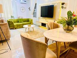 Shortlethomes- Renee's Luxury Apartments