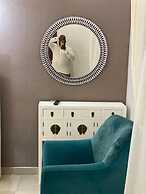 Shortlethomes- Renee's Luxury Apartments
