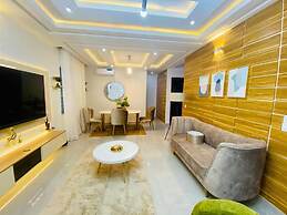Shortlethomes- Renee's Luxury Apartments