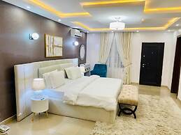Shortlethomes- Renee's Luxury Apartments
