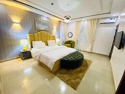 Shortlethomes- Renee's Luxury Apartments