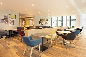 Holiday Inn Express Brussels Airport by IHG