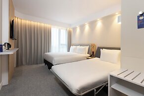 Holiday Inn Express Brussels Airport by IHG