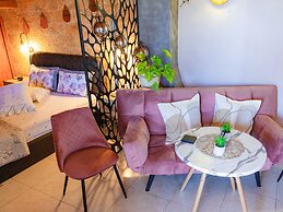 Attic Suite in Alykes