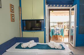 Lilly s Seaview Studio