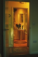 London Gem - Chic Apartment Retreat