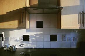 London Gem - Chic Apartment Retreat