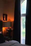 London Gem - Chic Apartment Retreat