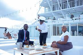 WHITE DECK BEACH RESORT