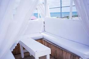 WHITE DECK BEACH RESORT