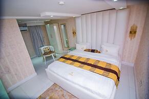 WHITE DECK BEACH RESORT