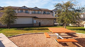 The Artesian At Bee Cave By  Landing