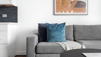 The Artesian At Bee Cave By  Landing