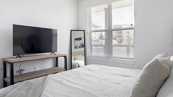 The Artesian At Bee Cave By  Landing