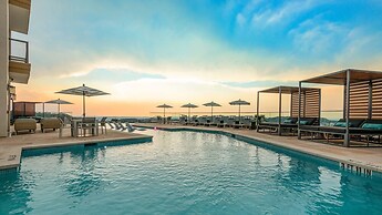 The Artesian At Bee Cave By  Landing