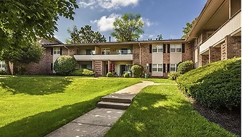 Fountain Parc By  Landing
