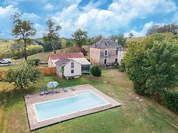 Holiday Home With Pool in Coubjours