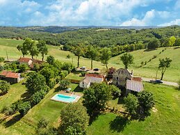 Holiday Home With Pool in Coubjours