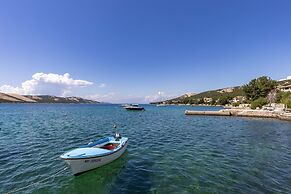 Beachfront Santa Maria 2 Apartment 3