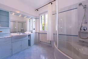 La Casetta Sull Albero 900m From the sea