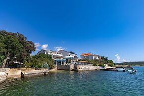 Beachfront Santa Maria 1 Apartment 4