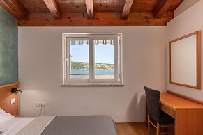 Beachfront Santa Maria 1 Apartment 4