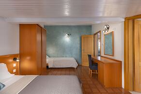 Beachfront Santa Maria 1 Apartment 4