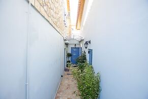 Maritinas Stone Apartment On The Beach