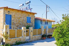 Maritinas Stone Apartment On The Beach