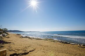 Maritinas Stone Apartment On The Beach