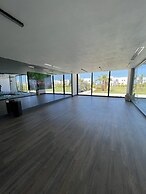Hermes Penthouse Apartment With Mountain View