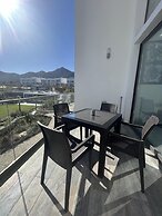 Hermes Penthouse Apartment With Mountain View