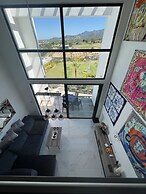 Hermes Penthouse Apartment With Mountain View