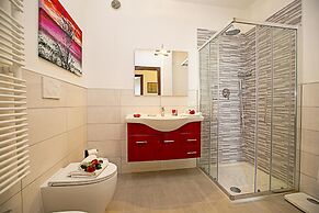 Bardolino Garden Pool Tennis on the Lake