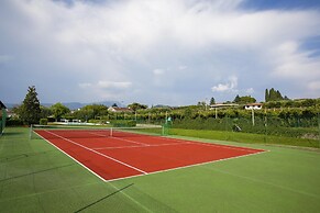 Bardolino Garden Pool Tennis on the Lake