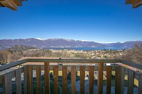 Il Lago Blu Loft With Pool
