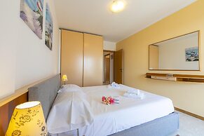 Kristall Lago Pool View