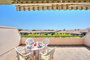 Kristall Lago Pool View