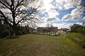 Casale Montemoro With Pool