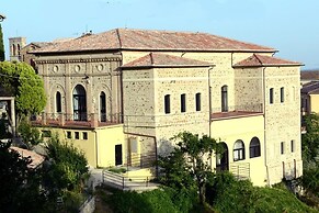 Casale Montemoro With Pool