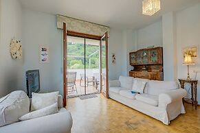 Connie s Apartment in Monvalle