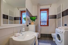 Lenni Apart Swimming Pool and Lake