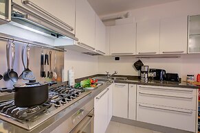 Lenni Apart Swimming Pool and Lake