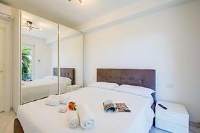 Beachy Vibes- 900m From the Beach