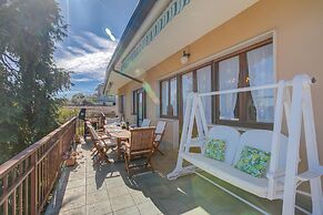 Blooming Villa Cos in Belgirate