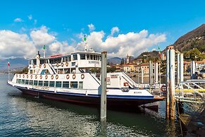 Lago Magico Pied Dans L Eau