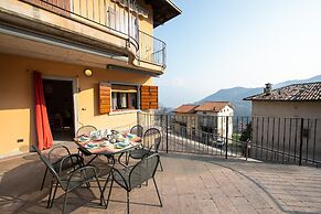 Casa Angiolina Lake Mountain View